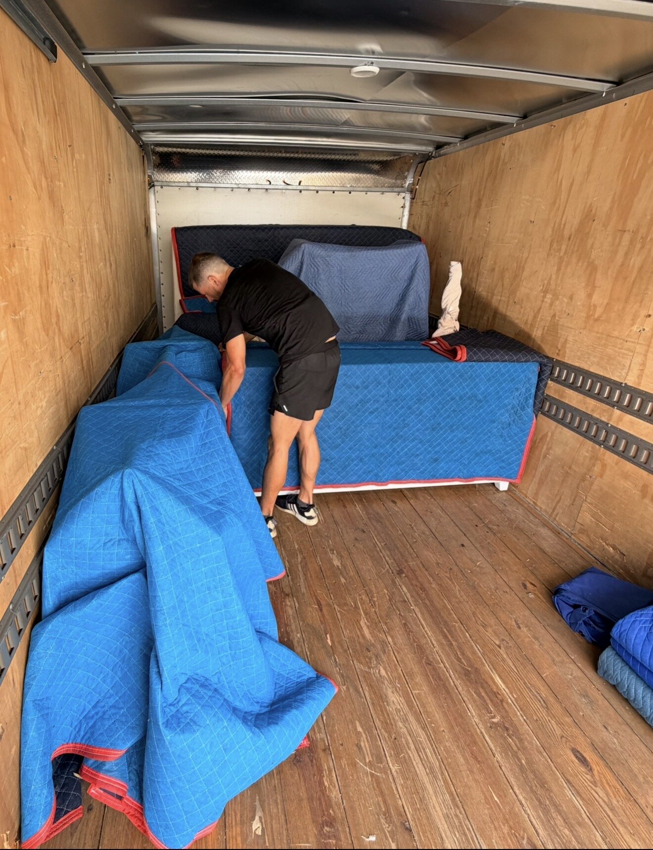 Fox & Dolly Moving & Logistics at work
